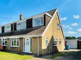 Spacious cosy quiet house&Free parking&Garden