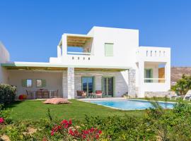 Plioni Villas With Private Pool & Suites With Hot Tub, hotel en Mikri Vigla