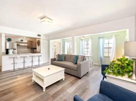 Emerald Escape Peekaboo Beach View 3 Pools, ξενοδοχείο σε Destin