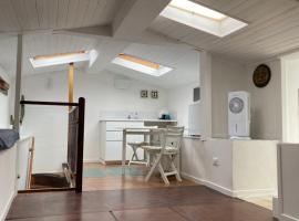 Delizioso Monolocale mansardato, hotel a Viareggio