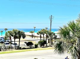 Corner of Paradise Beach View Pool, hotel in Destin