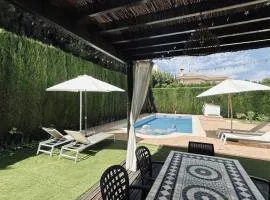 Extraordinaria Villa con piscina y chimenea