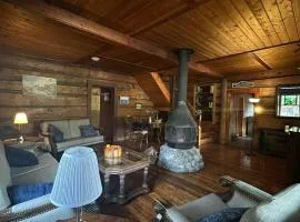 Rustic Beaverfoot Lodge Room N6