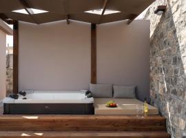 Majestic Manor with outdoor Jacuzzi by 8essentially, hotel v destinaci Karteros