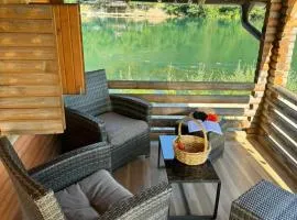 Dolce vita cottage - waterfront