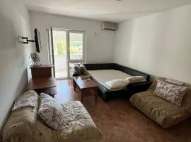 Apartman sa balkonom
