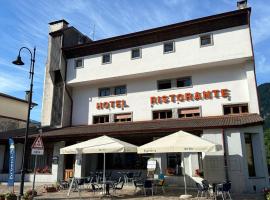 Bike & Bikers Hotel Restaurant, hotelli kohteessa Ampezzo