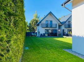 Zagroda Liliowa, hotel en Dębki