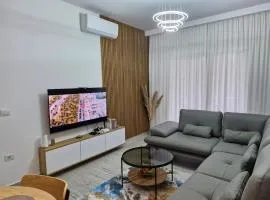 Aurora apartment Qerret