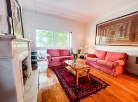 Spacious, Luxurious, and Charming Apartment in Premium Porto Location with PARKING