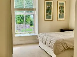 Room with Private bathroom near the center