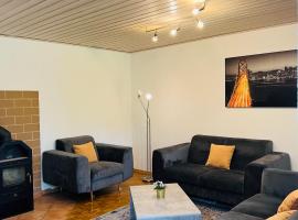 Familienfreundliches Ferienhaus AMARA mit Garten und Terrasse - Friedrichshafen am Bodensee, villa in Friedrichshafen