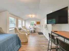 Walk to Lake Hunter Cozy Pet-Friendly Studio!