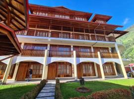 DCampos Lodge, hotel in Oxapampa