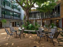 Red Door Samsen Hotel, Bangkok, hotel i Bangkok