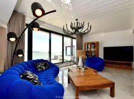 Apt 5 étoiles, Chic & Cozy, Piscine, vue Mer