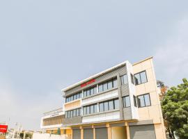 StayGuru Hotel Atithi, hotel poblíž Letecká základna Bhuj / Bhuj Rudra Mata - BHJ, Bhuj