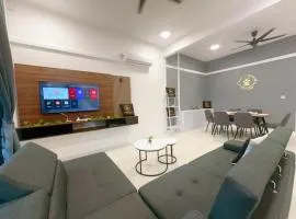 Hello Baby Dato Onn Tebing 10PAX Private Bathroom