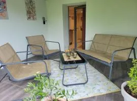 Appartement cosy avec terrasse privée et parking