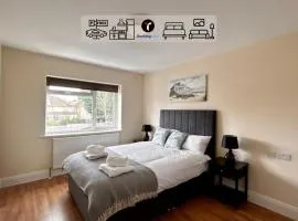 Stylish 2 Bedroom Flat By Tara Stays Short Lets & Serviced Accommodation Watford With Free Parking & Nearby Warner Studios