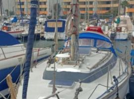 nuit insolite sur un bateau, πλωτό κατάλυμα σε Canet-en-Roussillon