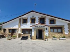 Apartamento familiar con jardín y parking privado