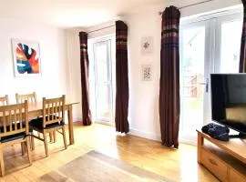 Spacious 4 Bedroom House, Old Town
