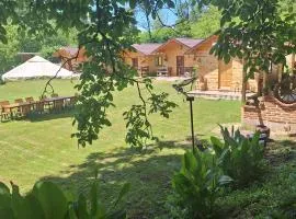 CAMPING THOBIAS