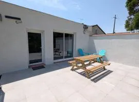 Calme, 2 chambres, terrasse,Wifi TV connectée Clim