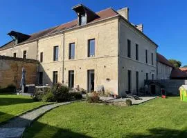 La Ferme du château entre Caen et la mer