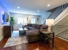 Stylish 3BR w Pool Table & Garage