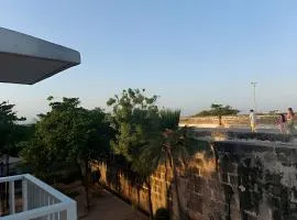 Apartamento en la ciudad amurallada cerca de todo