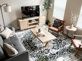 Elegant & Modern Plymouth 3-bed 25-bath Townhome