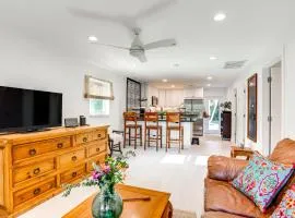 Vibrant North Palm Beach Home about 2 Mi to Beach!