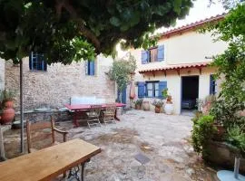 Hekate House, bohemian country house for 4 persons