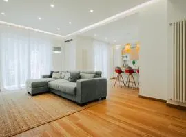 Luxury Apartment near Naples, Parking, 2 bath