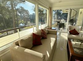 Greenpark Penthouse Duplex, hotel i Punta del Este