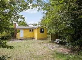 1 Bedroom Gorgeous Home In Aakirkeby