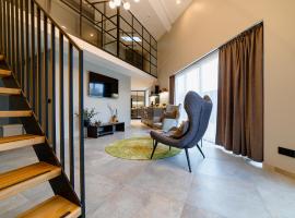 Vizbulu Holiday Home, hotel con estacionamiento en Kuldīga