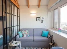 Panoramic luxury apartment w AC Downtown and Metro