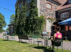 Utoopia K&uuml;lalistemaja Viscosas, hotel de playa en K&otilde;rgessaare