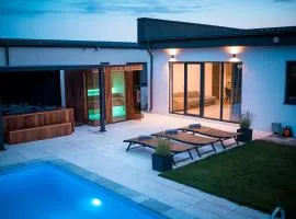 Banya Villa Bucuresti sauna jacuzzi piscina spa