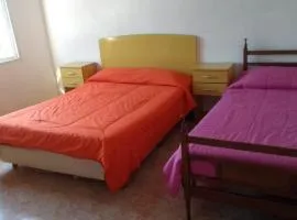 Alquiler temporario de casa amplia para 6 personas en San Clemente del Tuyú CONSULTAS AL MAIL lucasguarra arroba h o t m a i l punto com