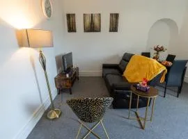 OG Stays IV- Free Wifi & Parking, Contractor & family friendly