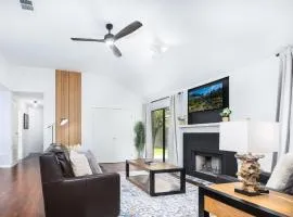 Cozy, Round Rock Retreat, Modern, Sleeps 10