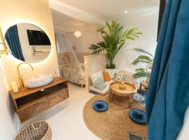 AG 1 Love Balnéo Clim 1min plage,, hotell i Nice