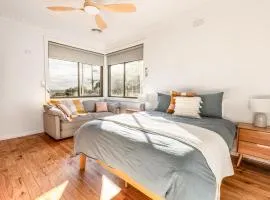 Gorgeous Sunset View, Pet Friendly with Huge Yard