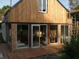 Maison proche de la Mer, hotel in Barneville-Carteret