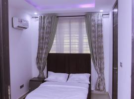 Stunning 3-Bed House in Lagos, hotel v destinaci Lagos