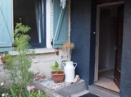Appartement cosy calme & central, hotel v destinaci Senones